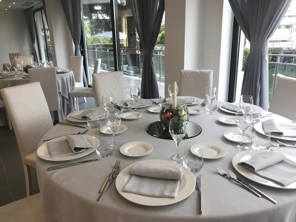 Domus Grand Hotel Ренде Екстериор снимка