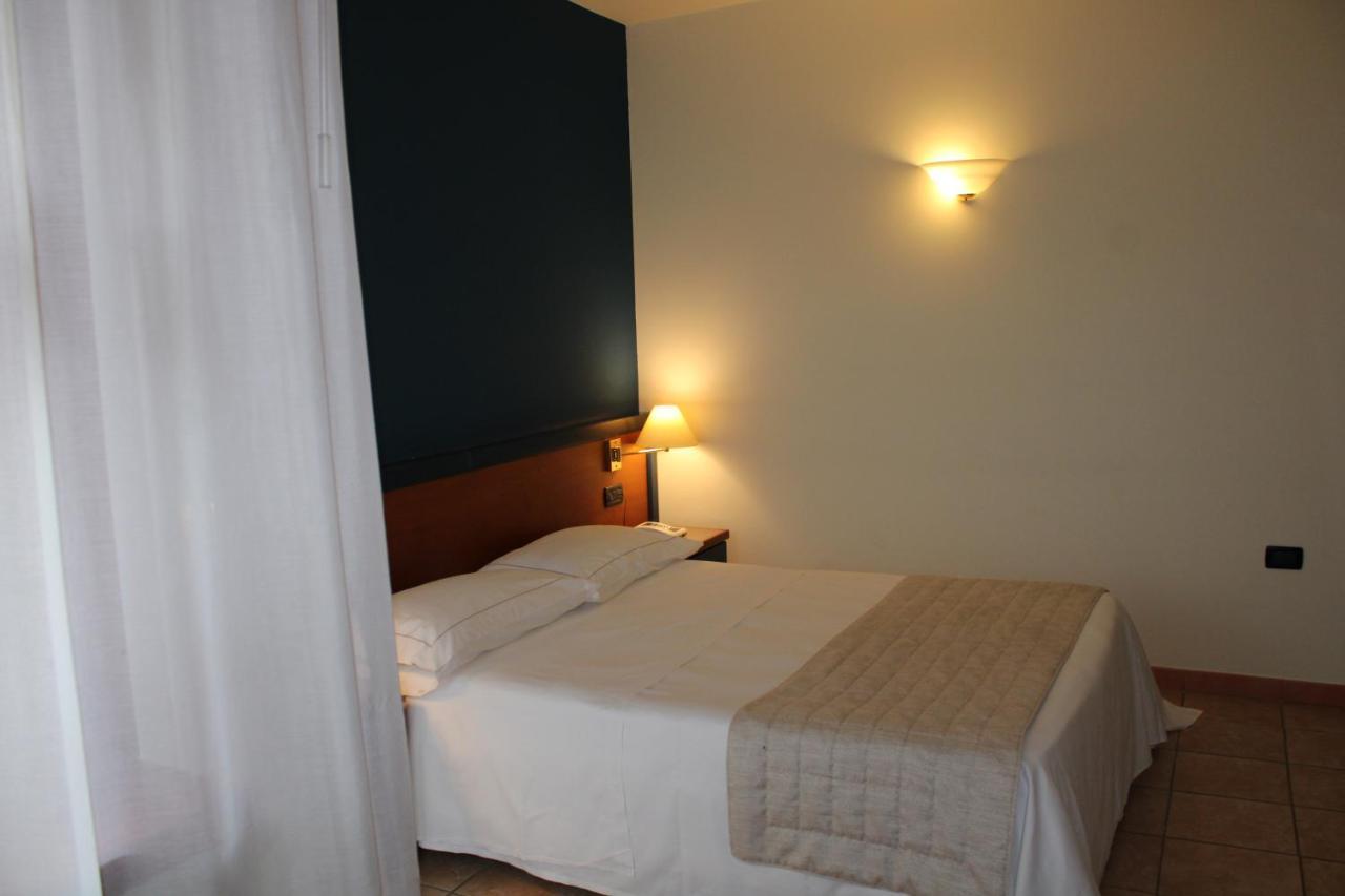 Domus Grand Hotel Ренде Екстериор снимка