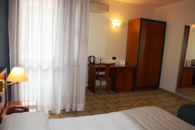 Domus Grand Hotel Ренде Екстериор снимка