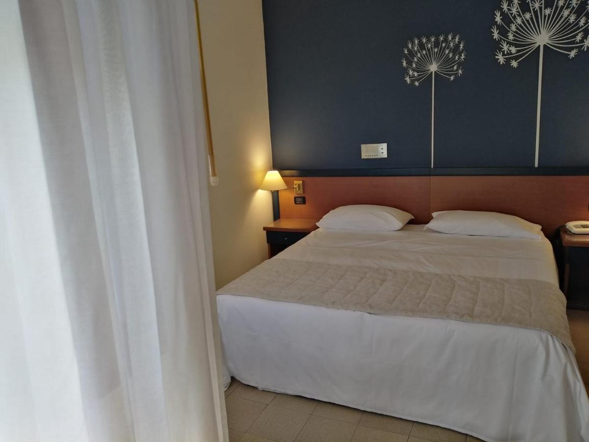 Domus Grand Hotel Ренде Екстериор снимка