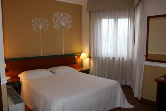 Domus Grand Hotel Ренде Екстериор снимка