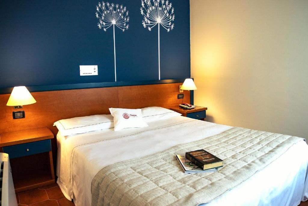 Domus Grand Hotel Ренде Екстериор снимка