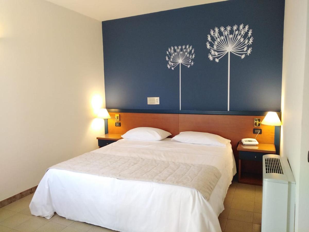 Domus Grand Hotel Ренде Екстериор снимка