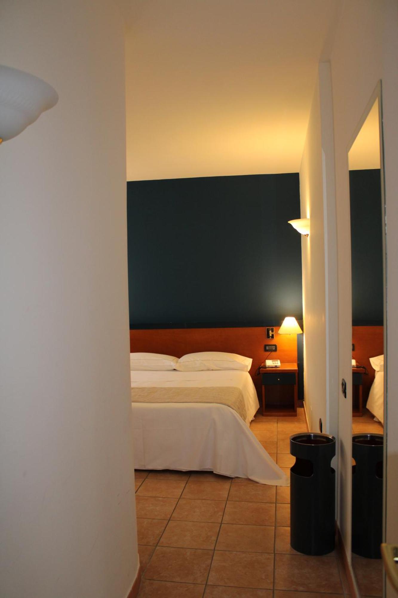 Domus Grand Hotel Ренде Екстериор снимка
