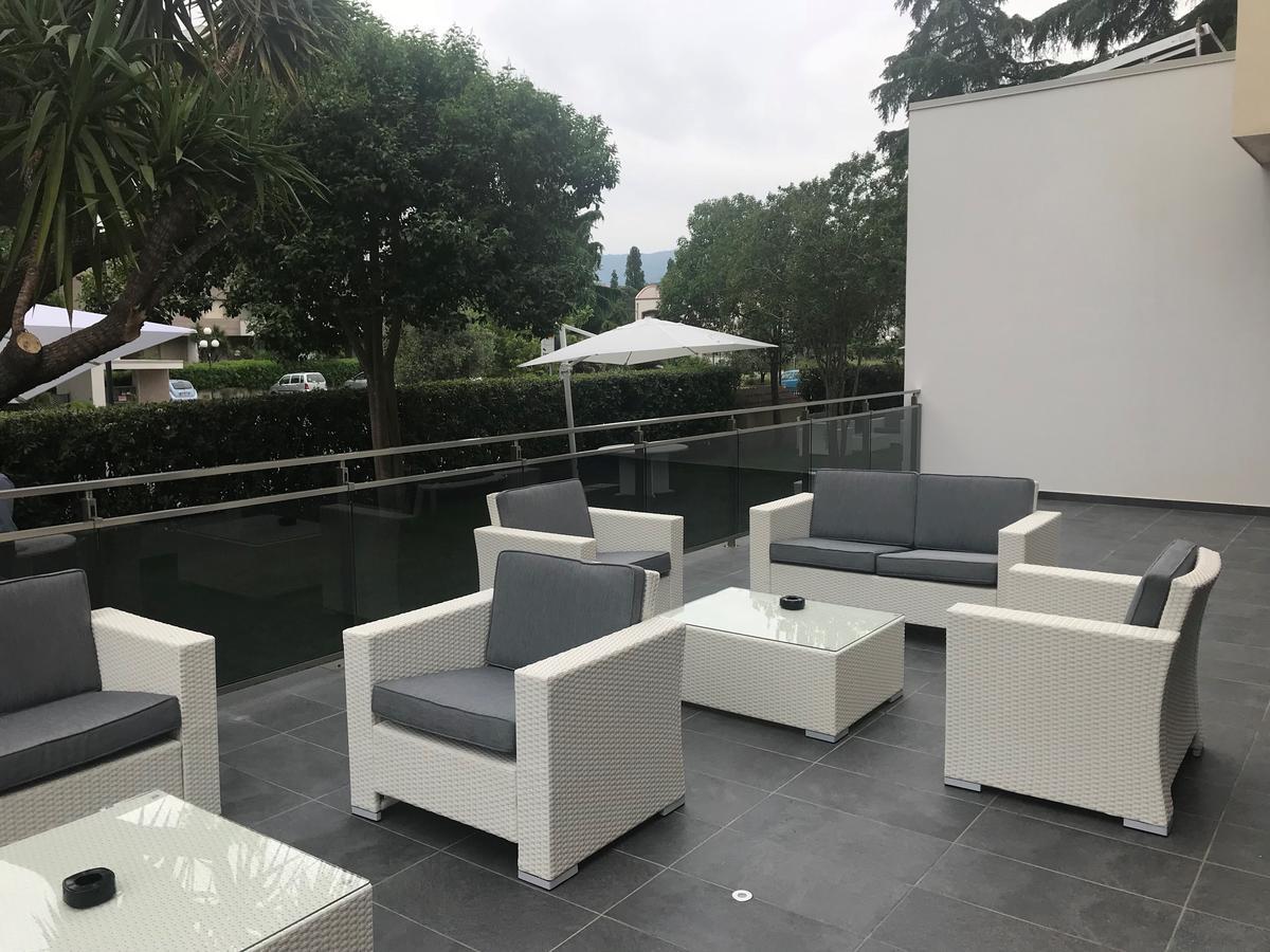 Domus Grand Hotel Ренде Екстериор снимка