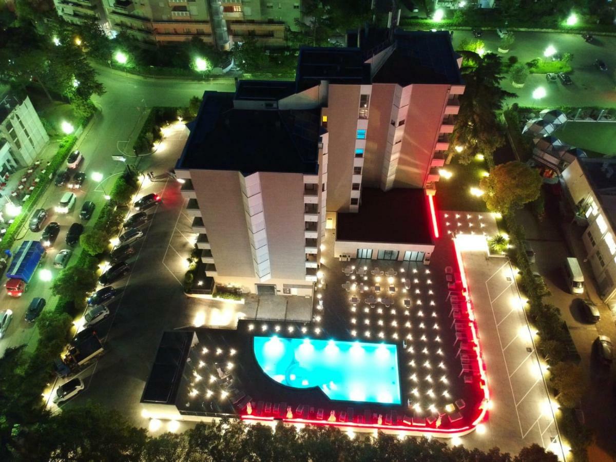 Domus Grand Hotel Ренде Екстериор снимка
